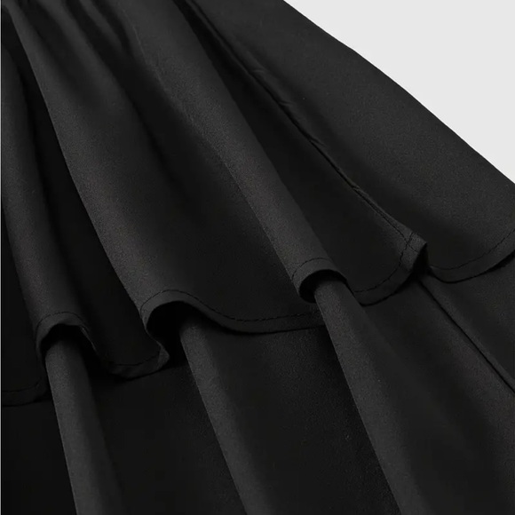 Elegant Black Strapless Dress - Picture 5 of 5